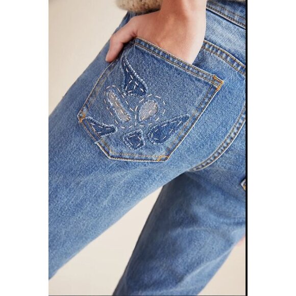 #1238 Pilcro Anthropologie NWT High Rise Embroidered Boyfriend Jeans Size 28 - Picture 4 of 5